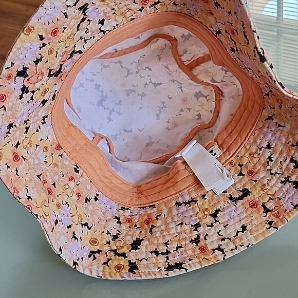 🎉HOST PICK🎉 Billabong Bucket Hat - Picture 6 of 7